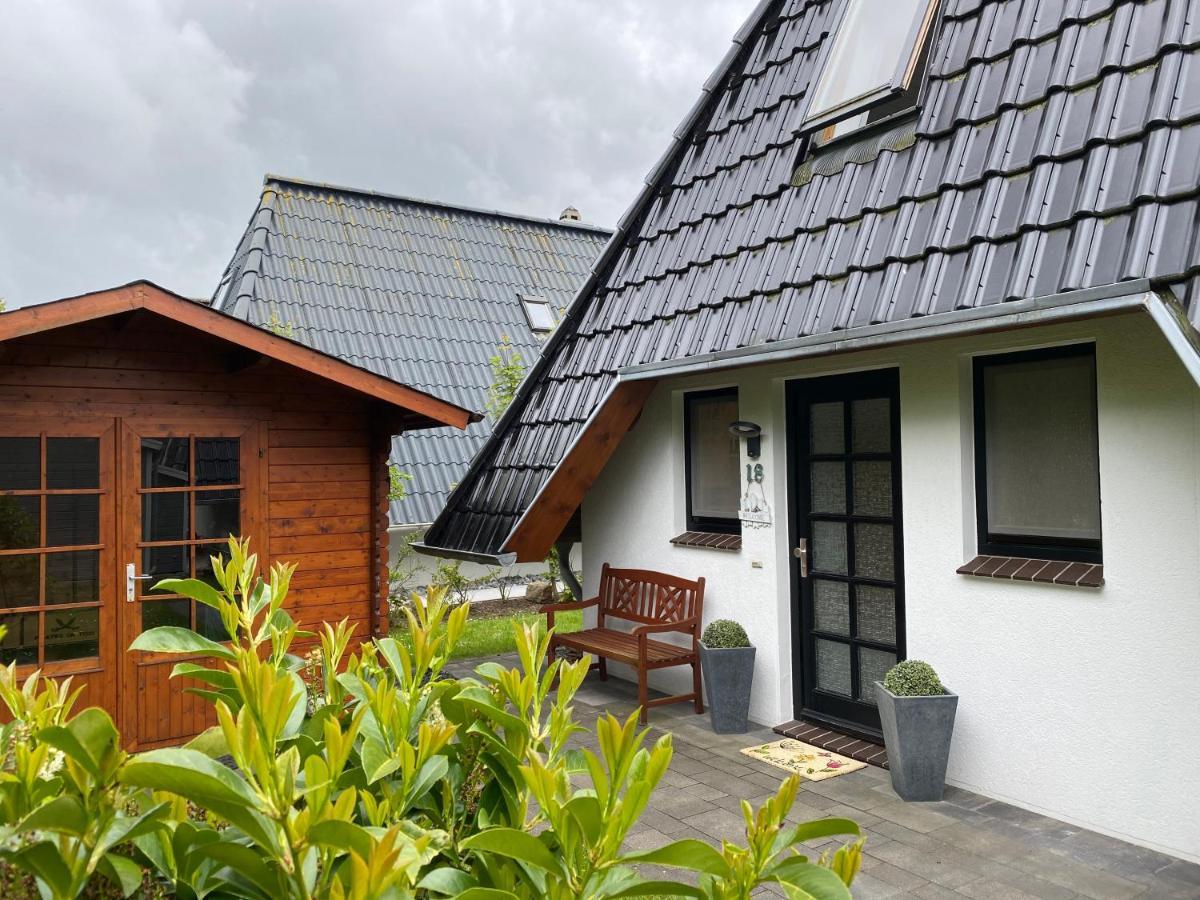 Ferienhaus Robbe Dorum Екстер'єр фото